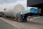 Vervoeren van grote tanks met speciaal transport: image 1