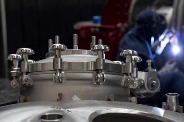 D’une tôle plate à un réacteur de process haute finition