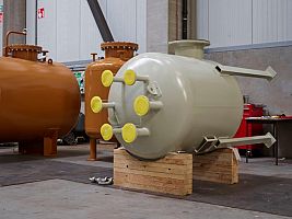kleine en grote drukvaten in staal