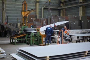 Rolling of large metal plates
